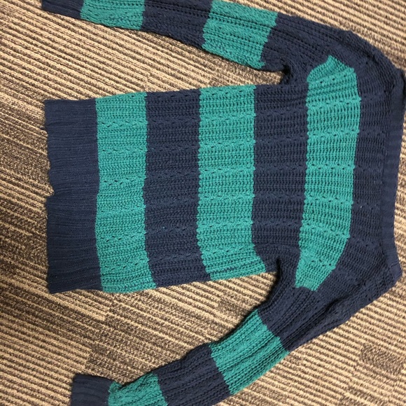 L.E.I Knit sweater! - Picture 4 of 4